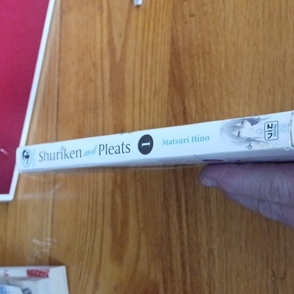 Shuriken and Pleats Volume 1 - Picture 3 of 3